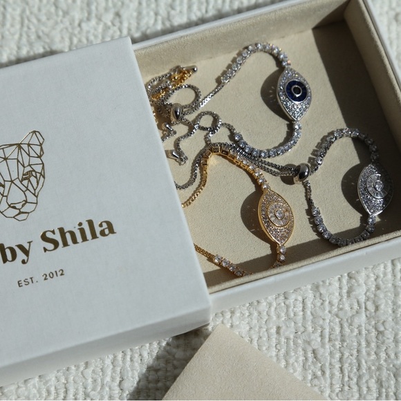 Silver evil eye bracelets with Swarovski crystals - Picture 3 of 5